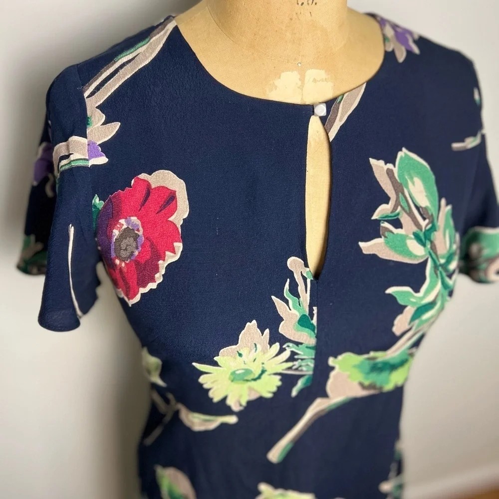 Anthropologie women’s navy floral short sleeve dress size 2